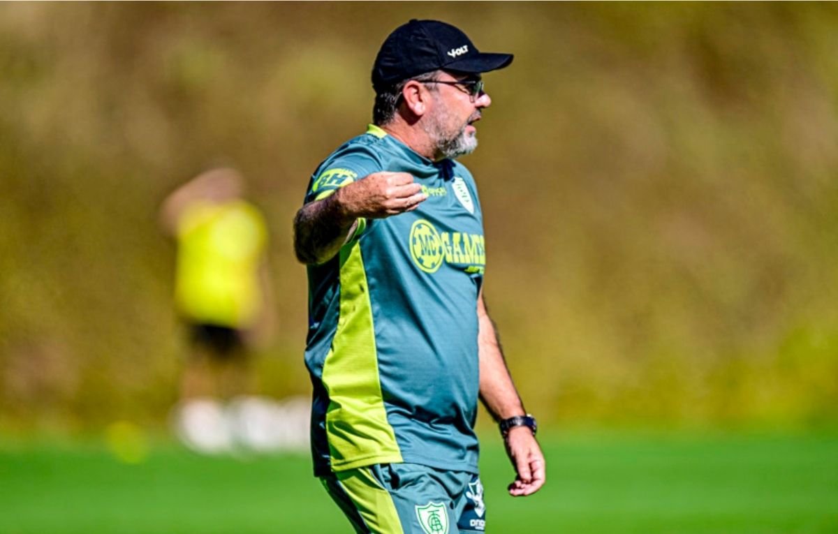 Enderson Moreira em treino do América (foto: Mourão Panda / América)