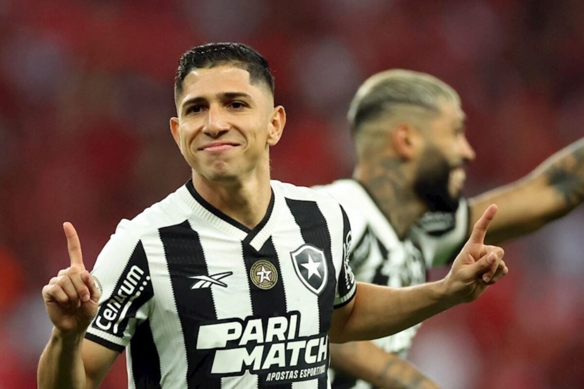 Savarino em ação pelo Botafogo (foto: Divulgação/Botafogo)