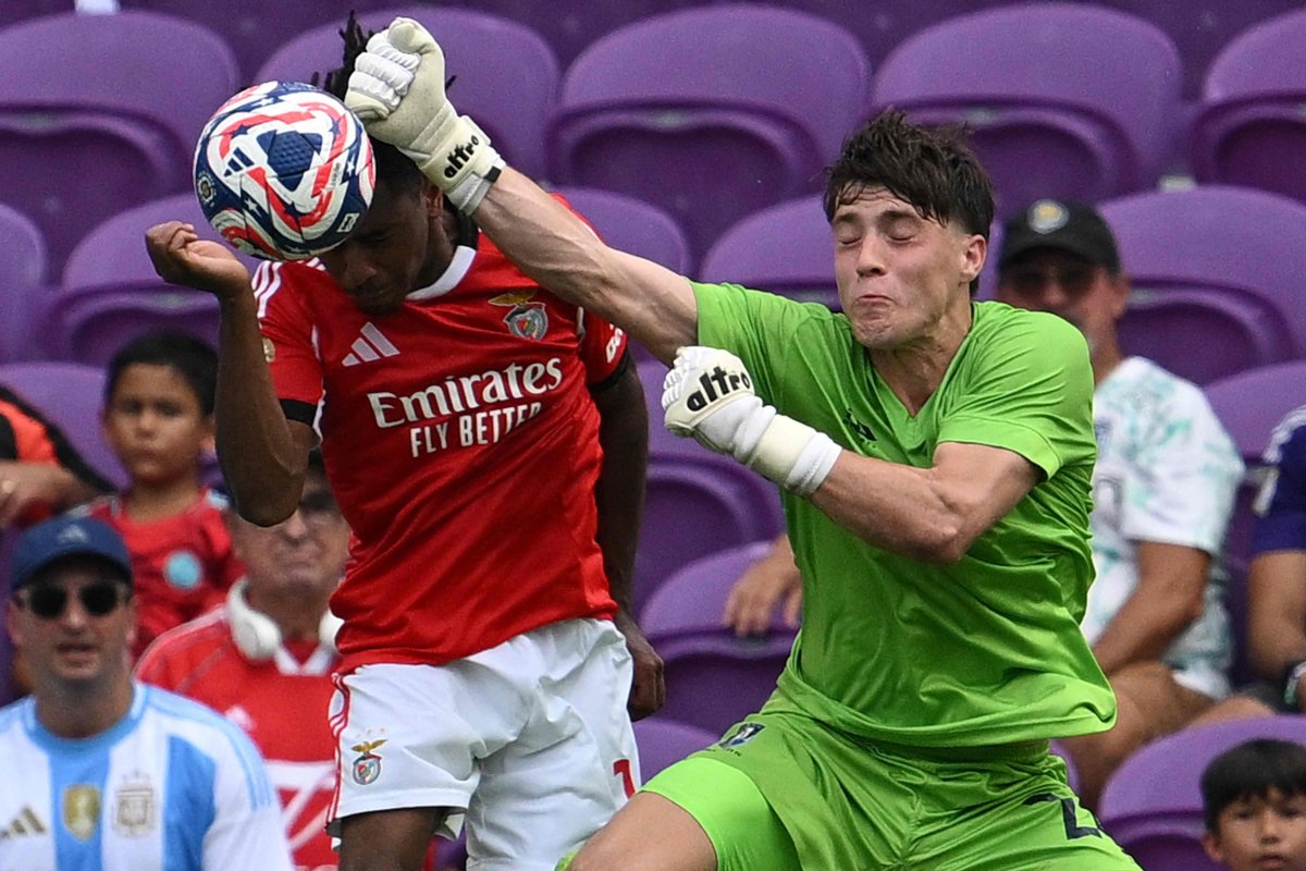 Nathan Garrow, goleiro do Auckland (foto: Federico PARRA / AFP)