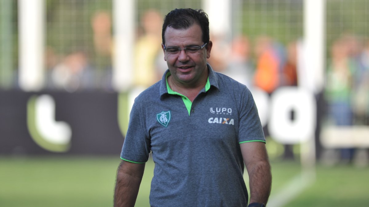 Enderson Moreira, técnico do América (foto: Alexandre Guzanshe/EM/D.A Press)