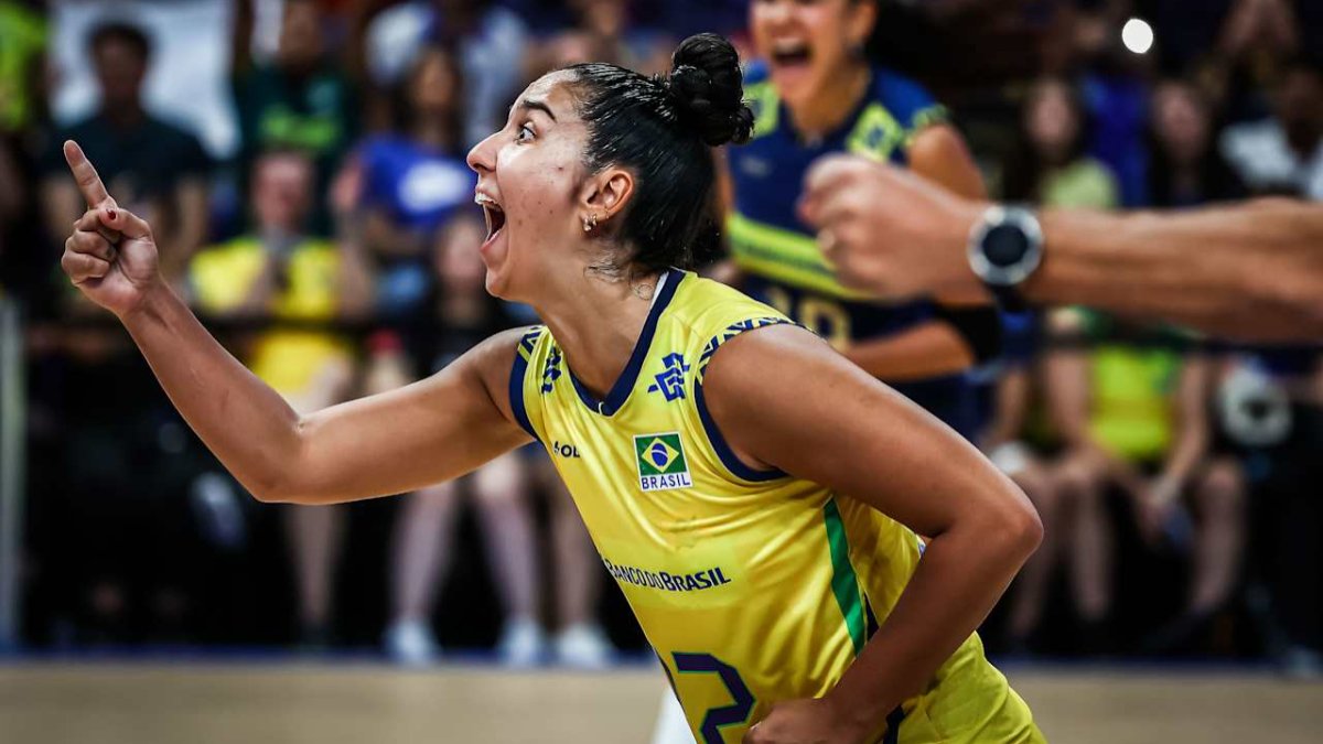 Laís, líbero da Seleção Brasileira Feminina de Vôlei (foto: Divulgação/FIVB)