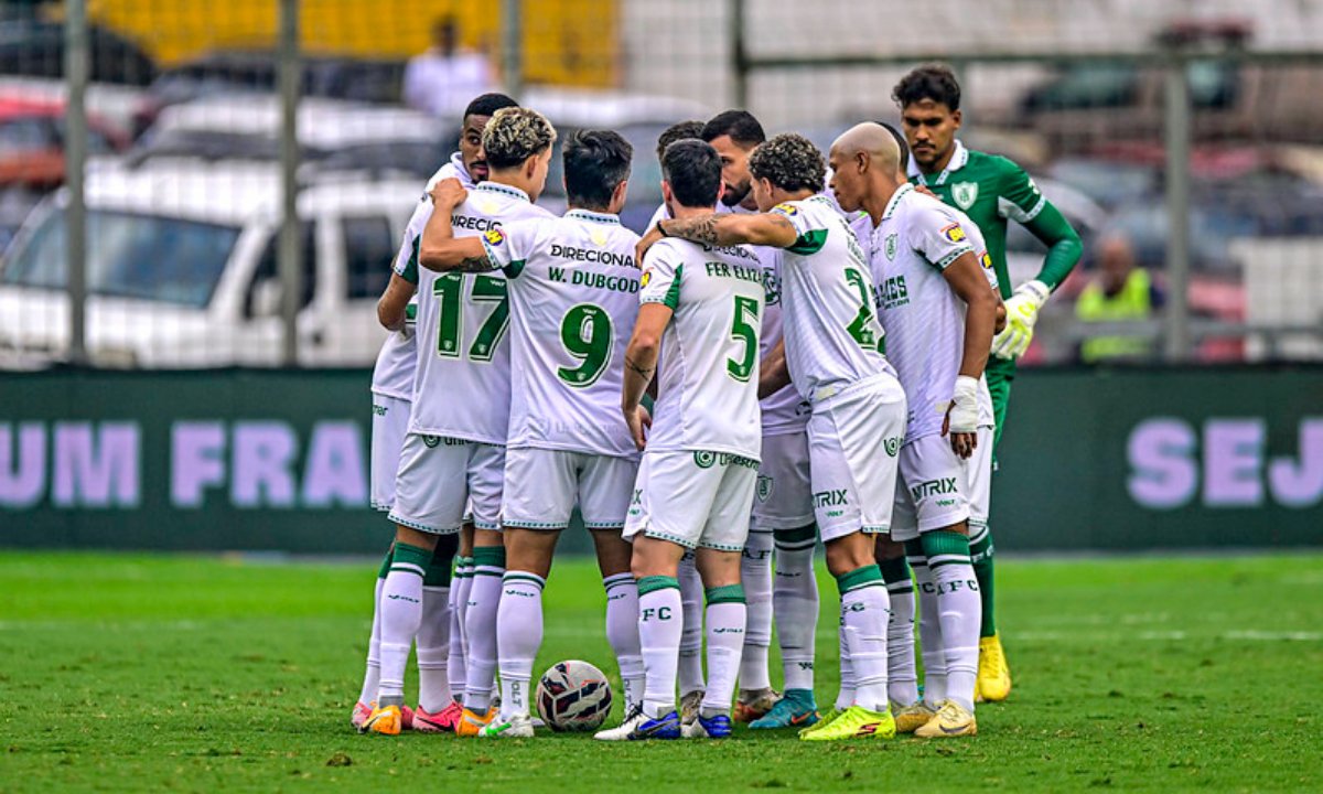 América em jogo pela Série B (foto: Mourão Panda / América)