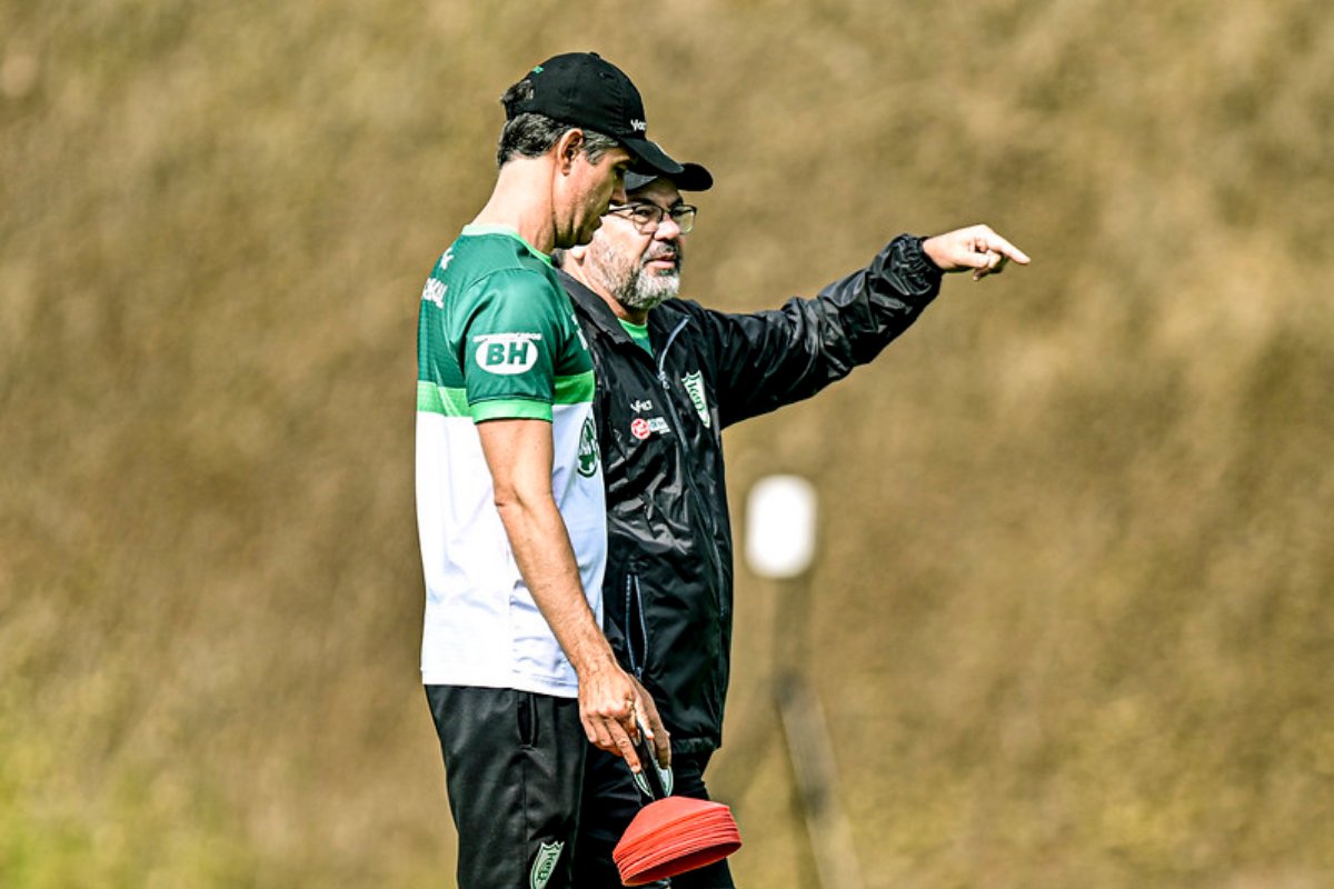 Enderson Moreira, técnico do América (foto: Mourão Panda/América)