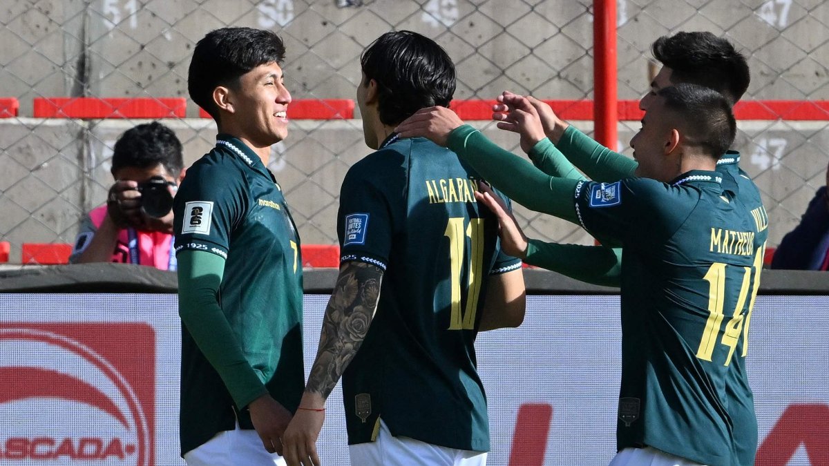 Miguelito, meio-campista da Bolívia (foto: AIZAR RALDES / AFP)