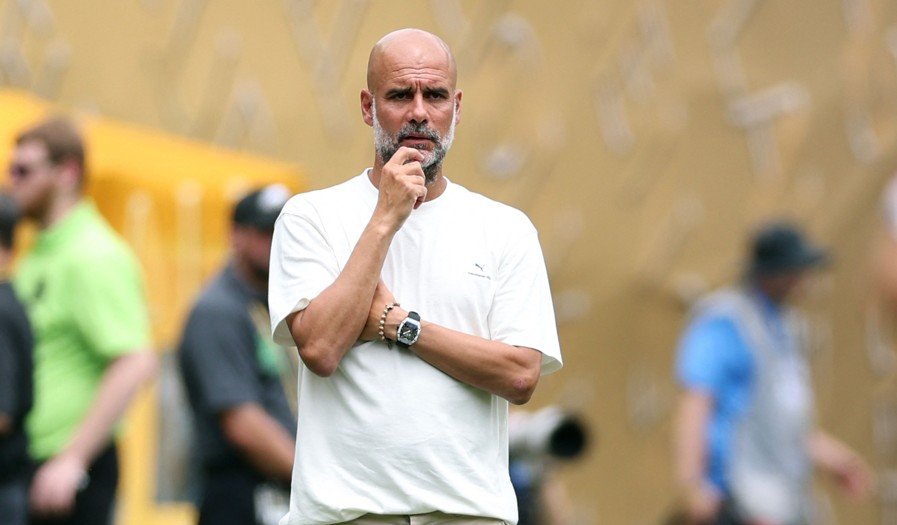 Guardiola (foto: CHARLY TRIBALLEAU / AFP)