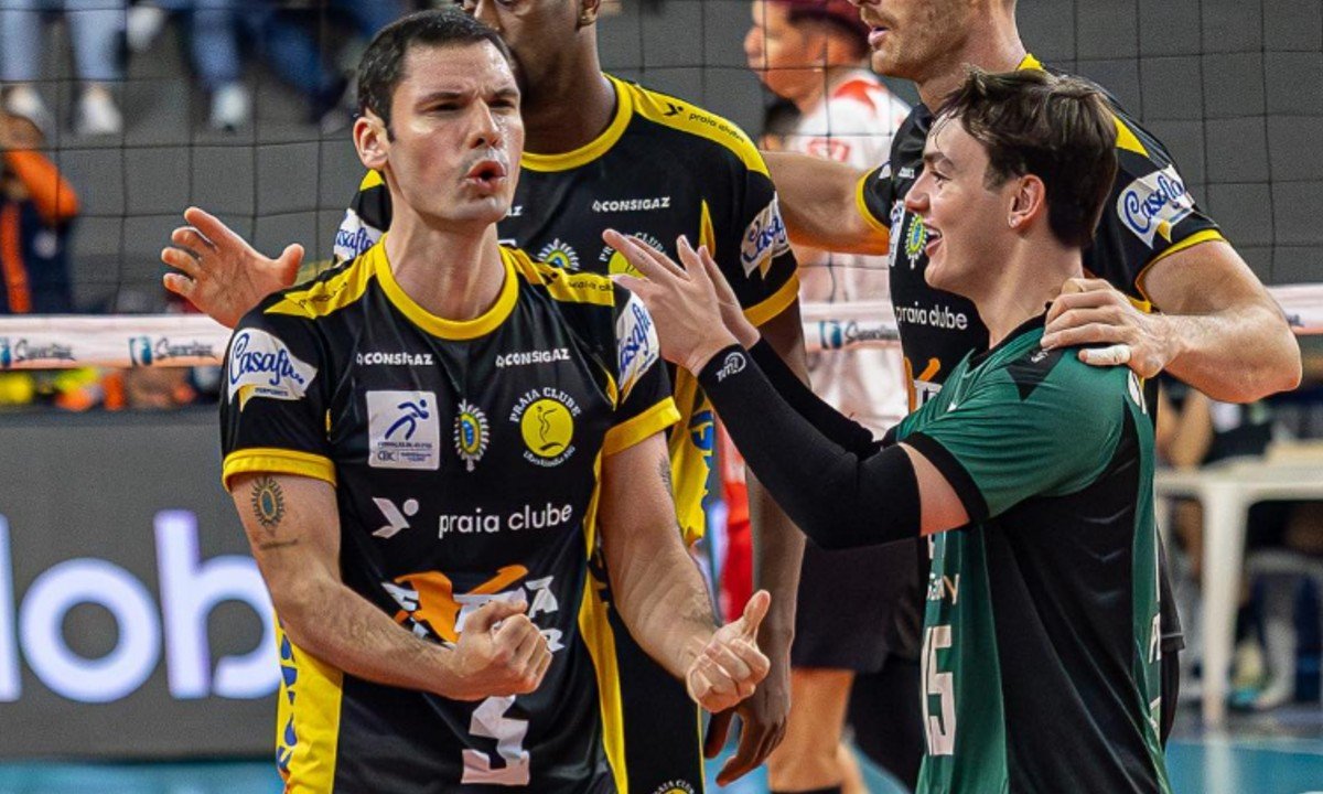 Gustavo Nogueira, do Praia Clube, de camisa preta e amarela (foto: @brunocunha_foto)