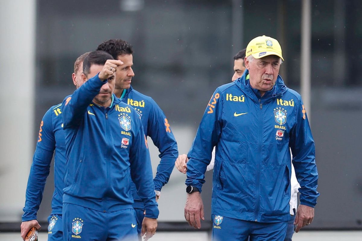 Ancelotti dirige primeiro treino com grupo completo na Seleção