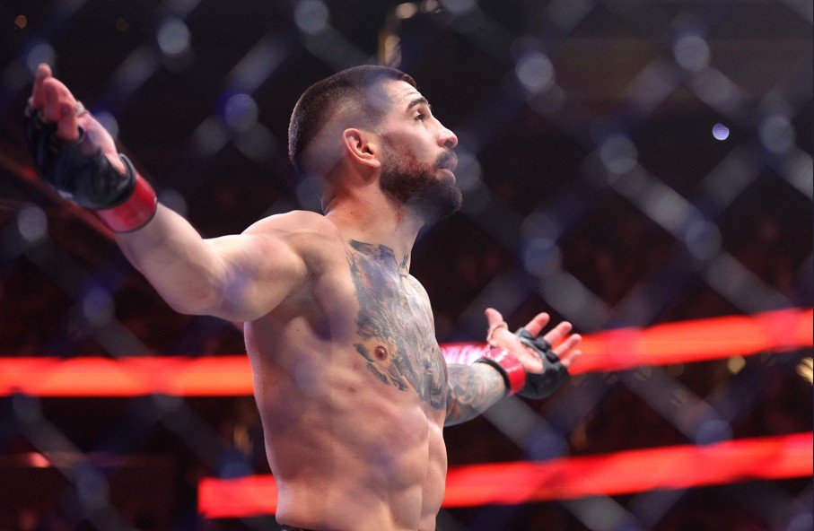 Ilia Topuria, campeão peso-leve do UFC (foto: Ian Maule / GETTY IMAGES NORTH AMERICA / Getty Images via AFP)