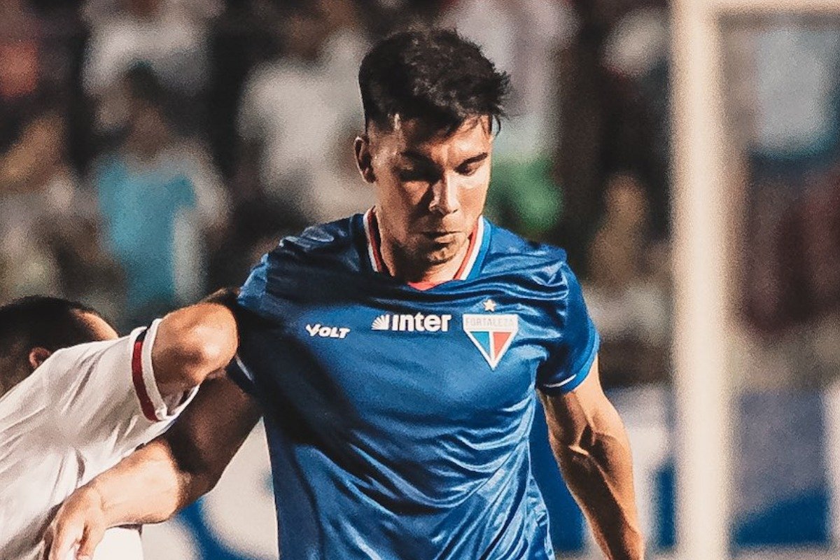 Pol Fernandez em campo pelo Fortaleza (foto: Divulgação/Fortaleza)