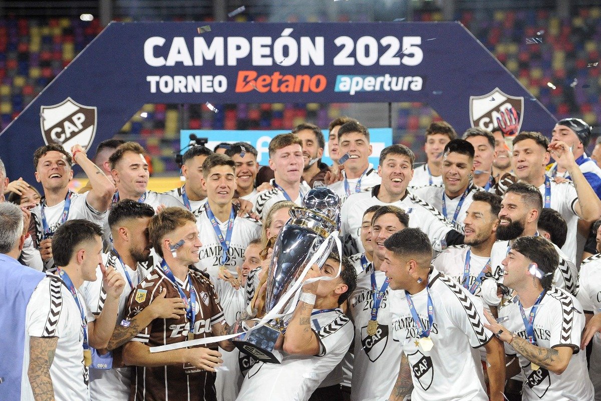 Clube de 8 mil sócios desbanca gigantes, é campeão argentino e vai à Libertadores