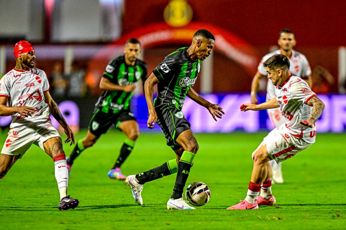América em jogo com o Vila Nova pela Série B (foto: Mourão Panda/América)