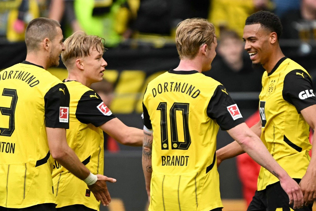 Jogadores do Borussia Dortmund (foto: INA FASSBENDER/AFP)