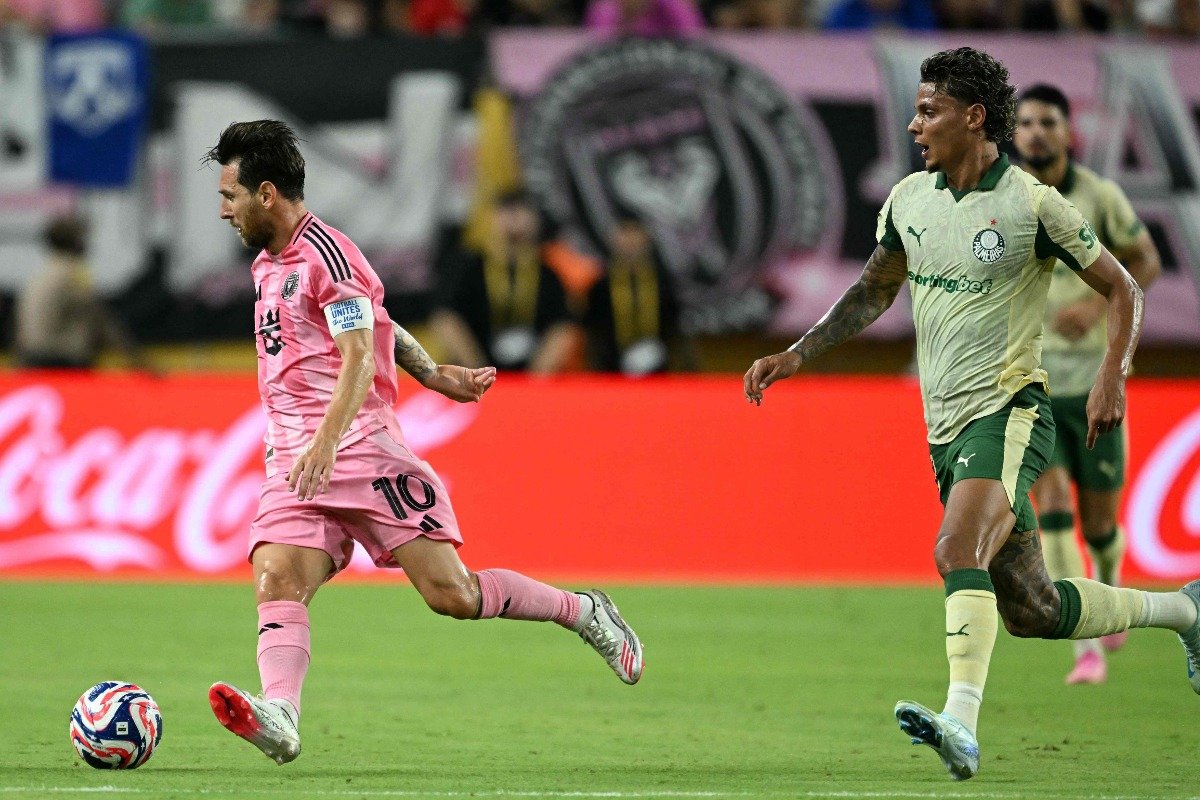 Lance do jogo entre Palmeiras e Inter Miami pelo Mundial de Clubes (foto: CHANDAN KHANNA / AFP)