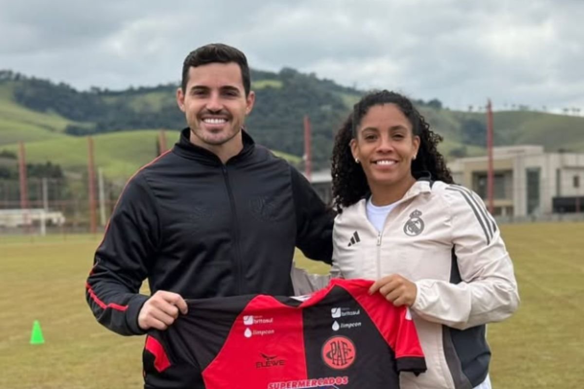 Yasmin no CT do Pouso Alegre (foto: Divulgação / Pouso Alegre)