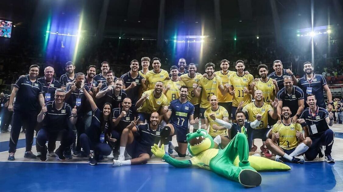 Seleção Brasileira Masculina de Võlei comemora vitória na Liga das Nações (foto: Divulgação/FIVB)