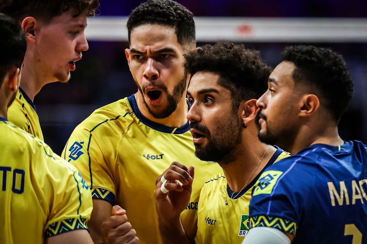 Seleção Brasileira comemora ponto na Liga das Nações Masculina de Vôlei (foto: Divulgação/FIVB)