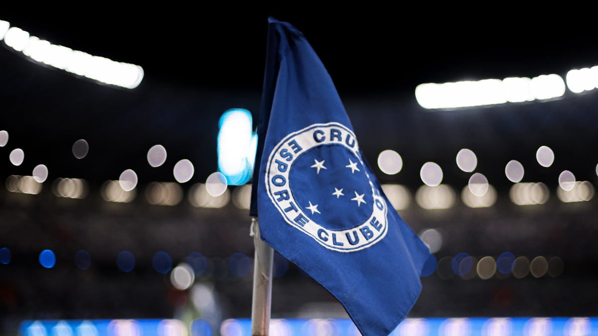 Bandeirinha do Cruzeiro no Mineirão, em Belo Horizonte (foto: Gustavo Martins/Cruzeiro)