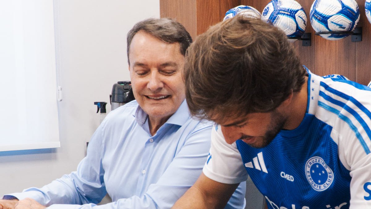 Lucas Silva, volante do Cruzeiro, renovou contrato até o fim de 2027 (foto: Matheus de Morais/Cruzeiro)