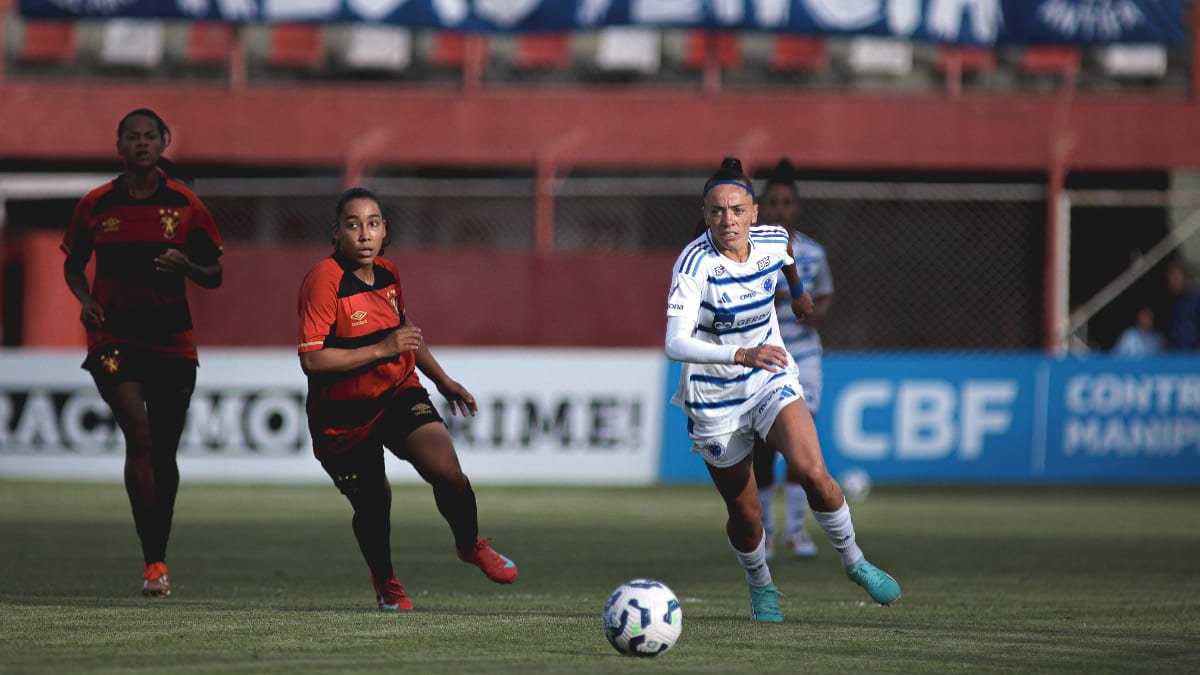 Jogadoras de Cruzeiro e Sport, pelo Brasileiro Feminino (foto: Gustavo Martins/Cruzeiro)