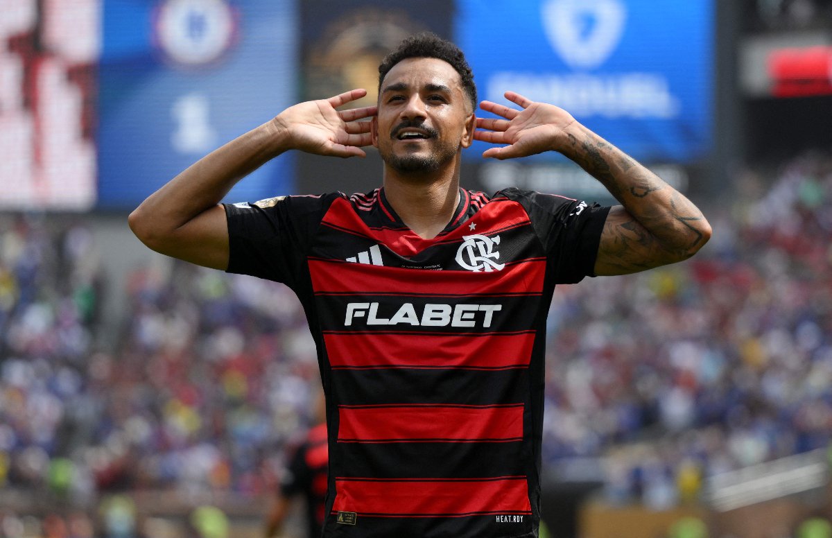 Danilo comemora gol pelo Flamengo sobre o Chelsea no Mundial de Clubes da Fifa (foto: David Ramos/Getty Images/AFP)