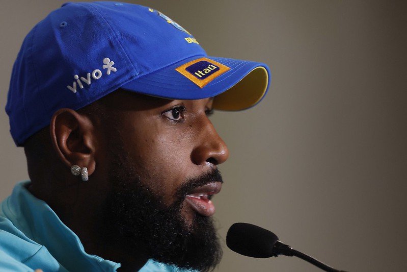 Gerson com o boné da Seleção Brasileira (foto: Rafael Ribeiro/CBF)