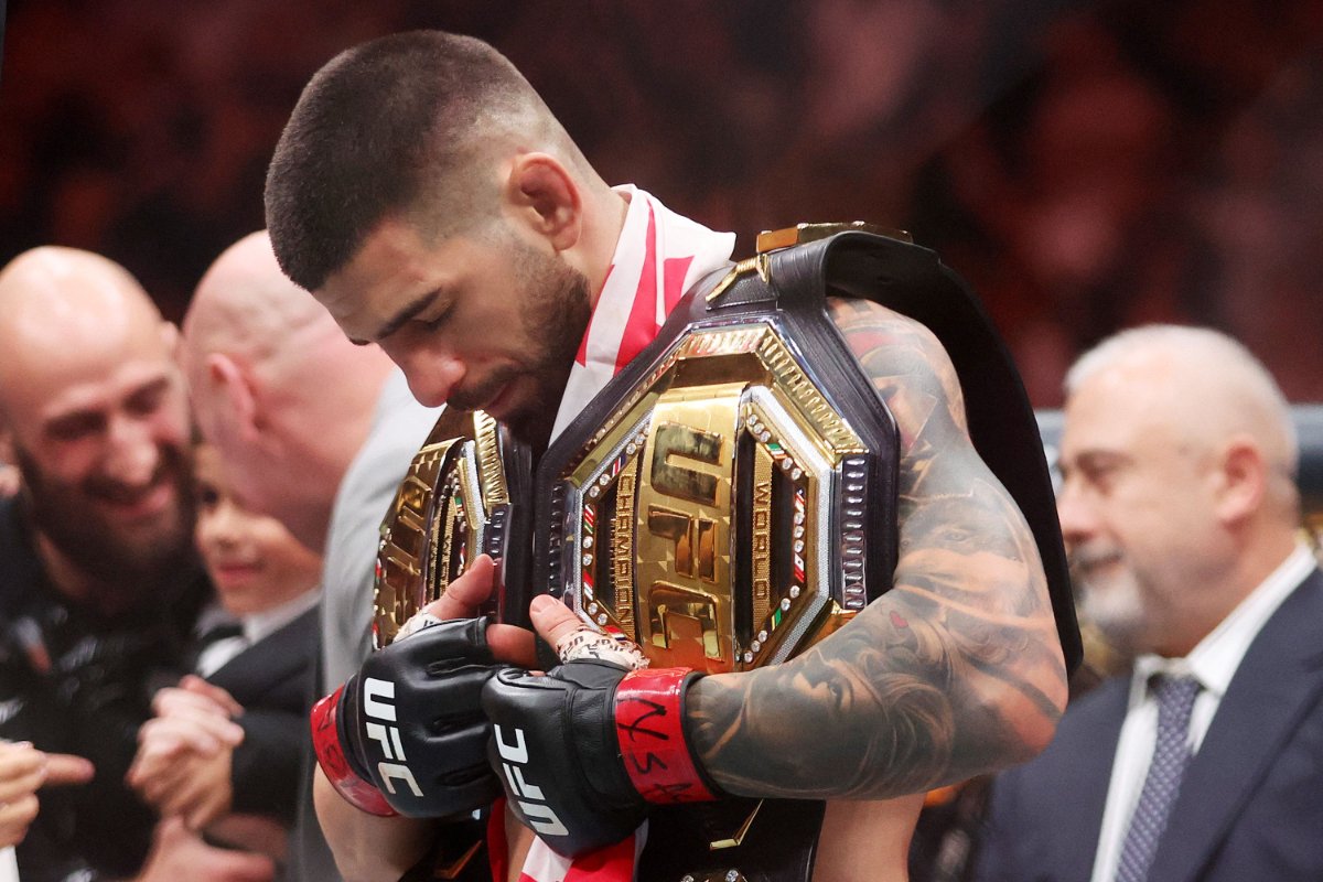 Ilia Topuria, que nocauteou Charles do Bronx e conquistou cinturão no UFC (foto: Ian Maule/Getty Images via AFP)