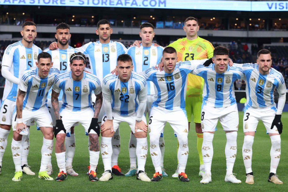 Jogadores da Seleção Argentina (foto: TRIBALLEAU / AFP)