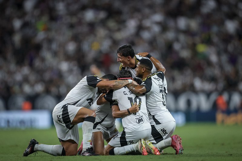 Jogadores do Atlético comemoram gol (foto: Pedro Souza/Atlético)