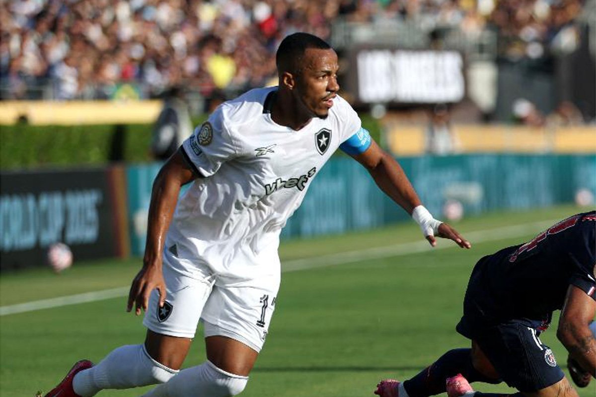 Marlon Freitas, capitão do Botafogo (foto: Harry How/Getty Images/AFP)
