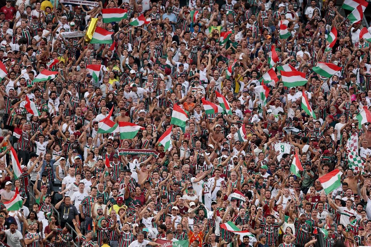Torcida do Fluminense no jogo contra o Ulsan HD (foto: Francois Nel/Getty Images/AFP)