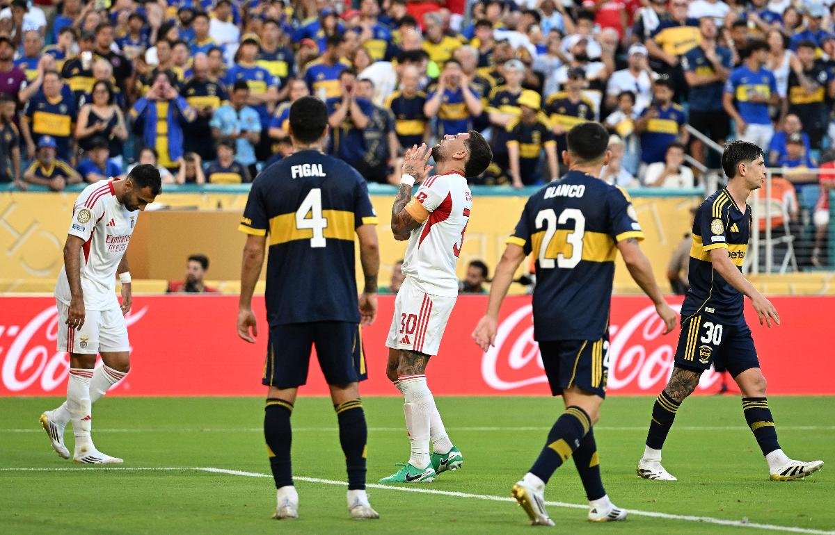 Boca e Benfica se enfrentaram em Miami (foto: PATRICIA DE MELO MOREIRA / AFP)