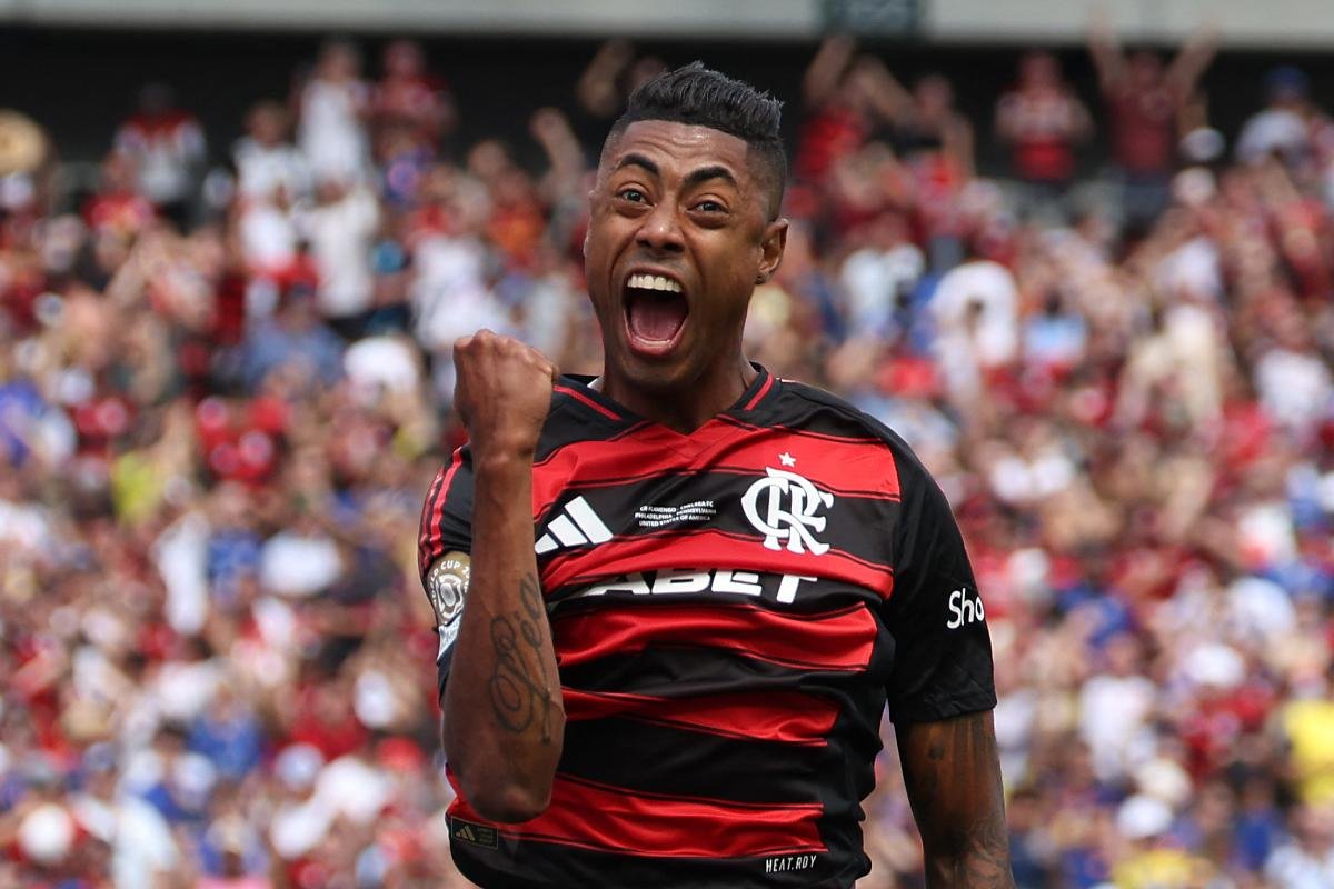 Bruno Henrique fez um gol e deu uma assistência em Flamengo x Chelsea (foto: FRANCK FIFE / AFP)