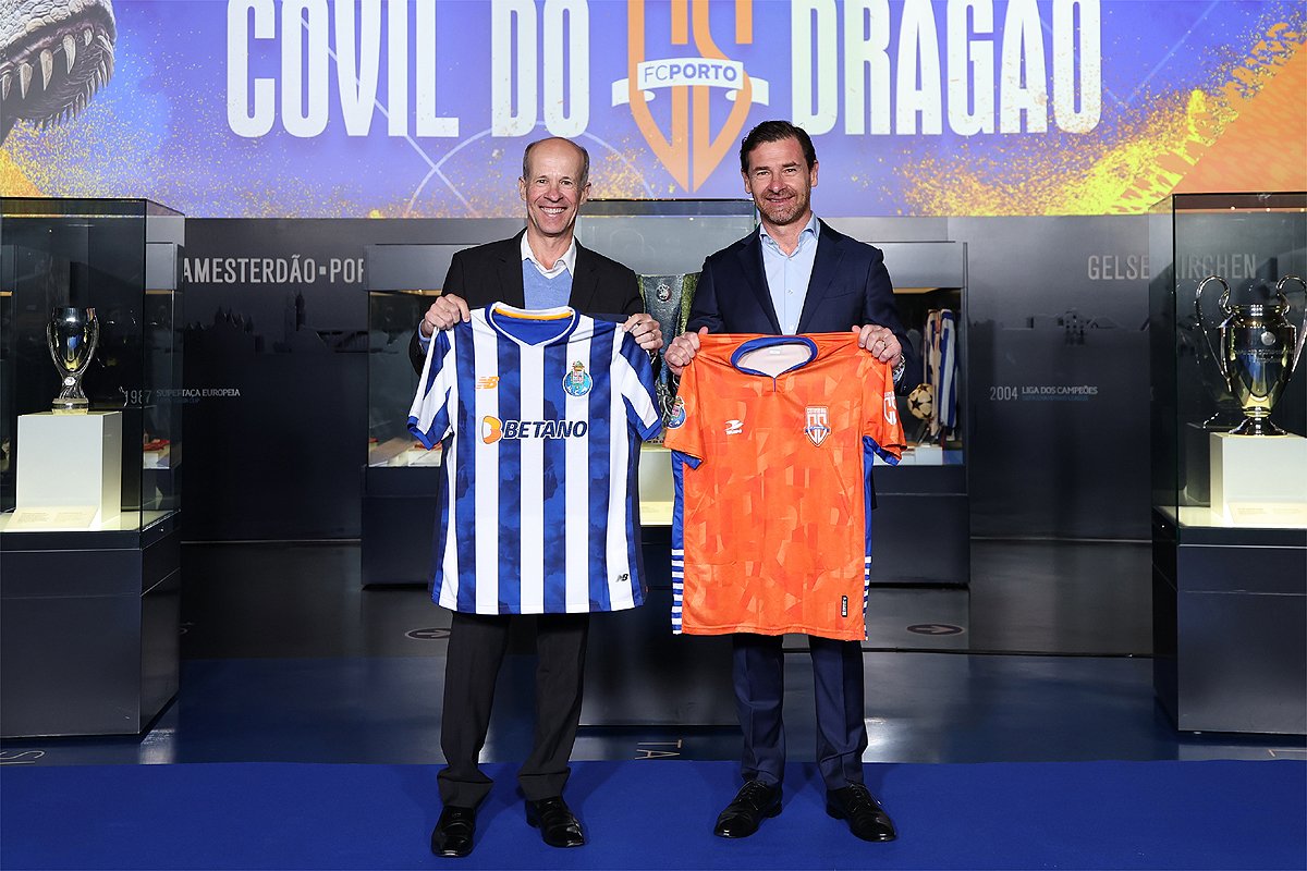 Ricardo Guimarães e André Villas-Boas (foto: Henrique Chendes/Coimbra FC Porto)