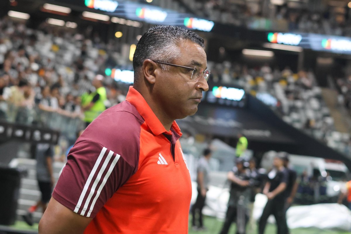 Roger Machado durante jogo entre Atlético e Inter na Arena MRV, em 2024 (foto: Divulgação/Inter)