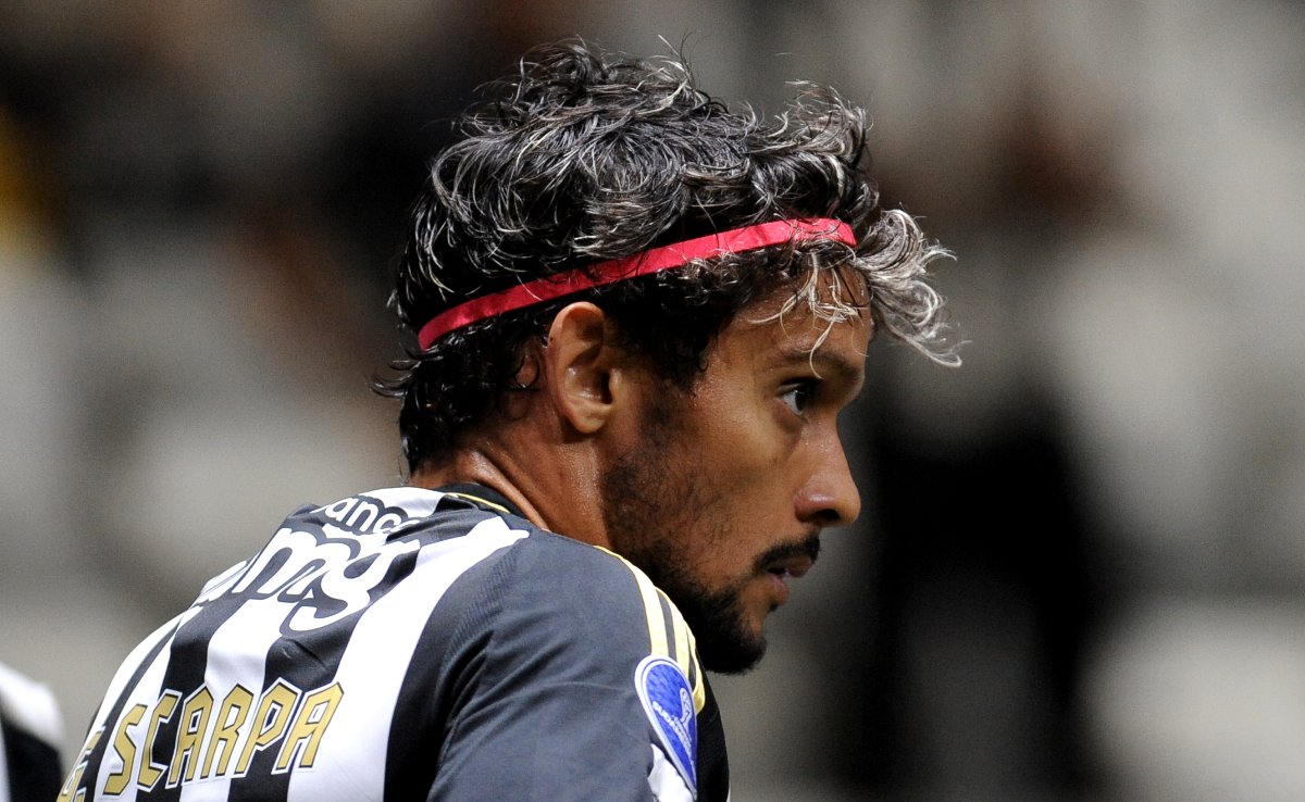 Gustavo Scarpa, meio-campista do Atlético, em ação na Arena MRV (foto: Alexandre Guzanshe/EM/D.A. Press)