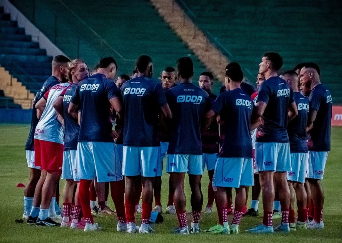 Jogadores do Uberaba em treino (foto: Uberaba/Divulgação)