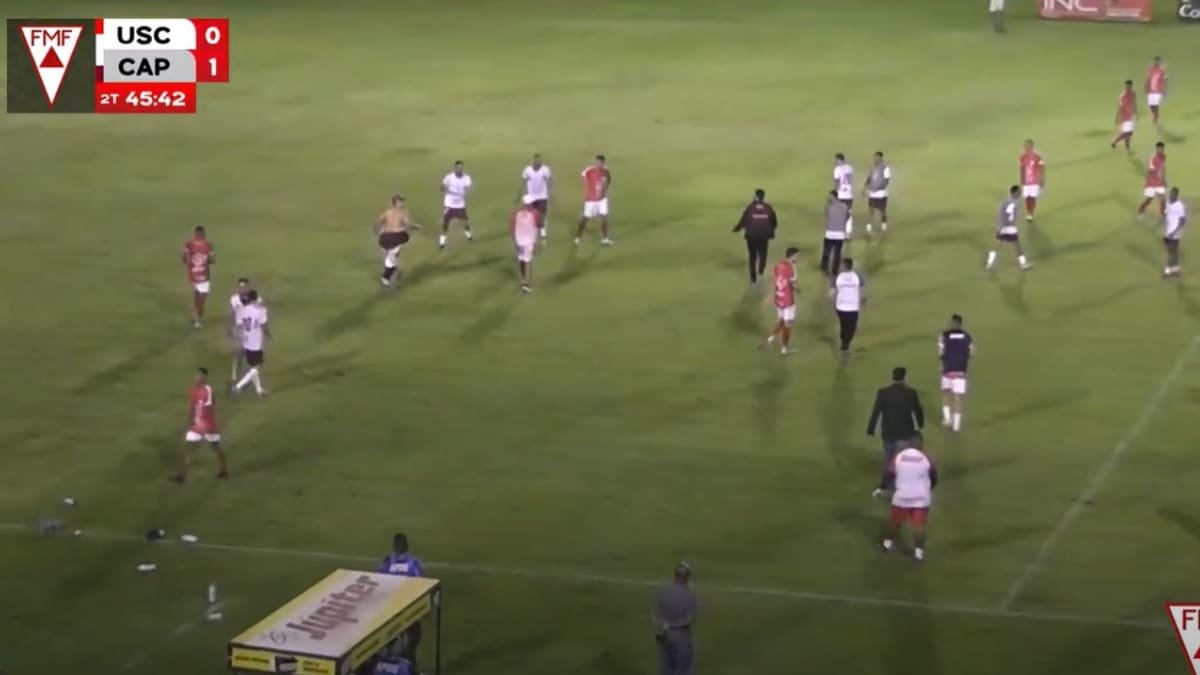 Cenas da briga na vitória do Patrocinense por 1 a 0 sobre o Uberaba, pelo Módulo 2 do Campeonato Mineiro (foto: Reprodução/FMF)