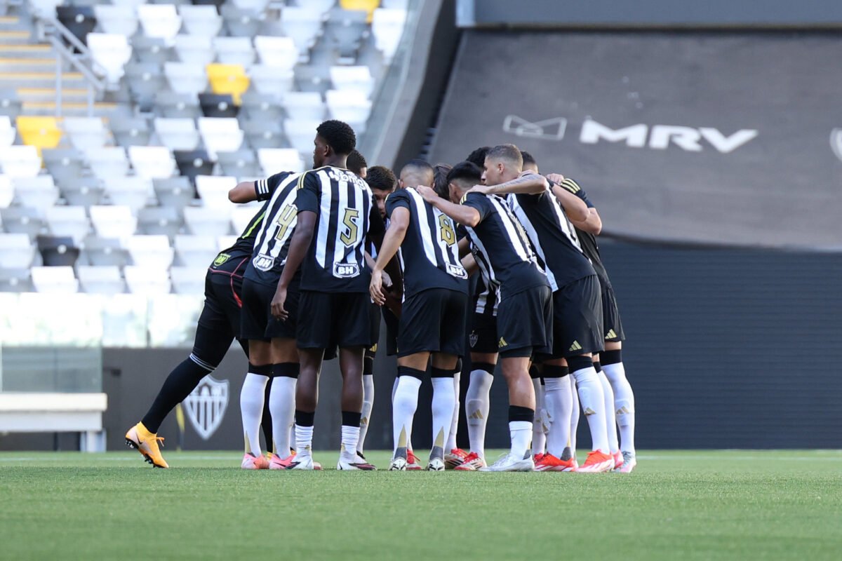 Time sub-20 do Atlético na Arena MRV (foto: Daniela Veiga / Atlético)