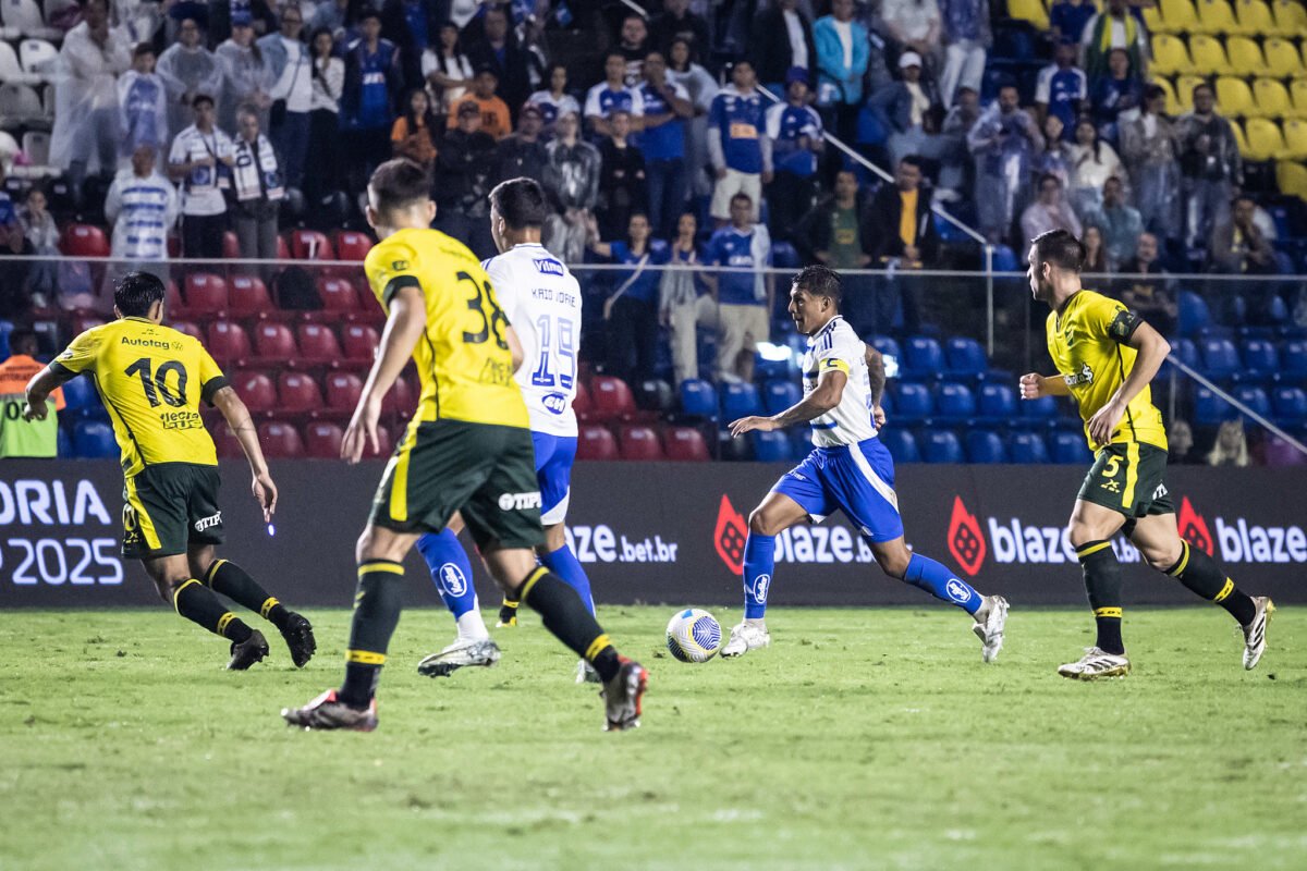 Cruzeiro perdeu para o Defensa y Justicia por 1 a 0 (foto: Gustavo Aleixo/Cruzeiro)