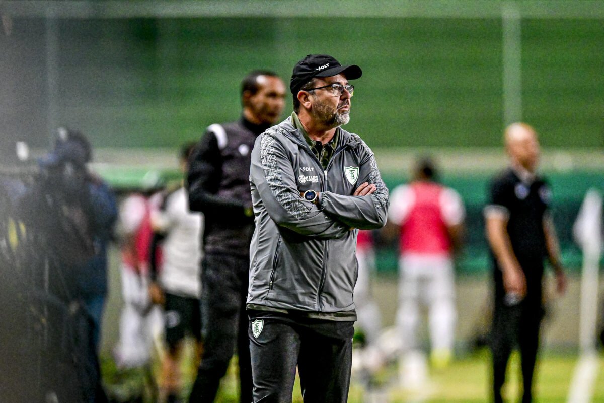 Enderson Moreira, técnico do América (foto: Mourão Panda/América)