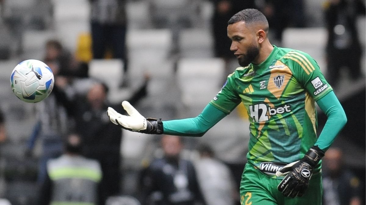 Everson, goleiro do Atlético, contra o Atlético Bucaramanga (foto: Alexandre Guzanshe/EM/D.A. Press.)