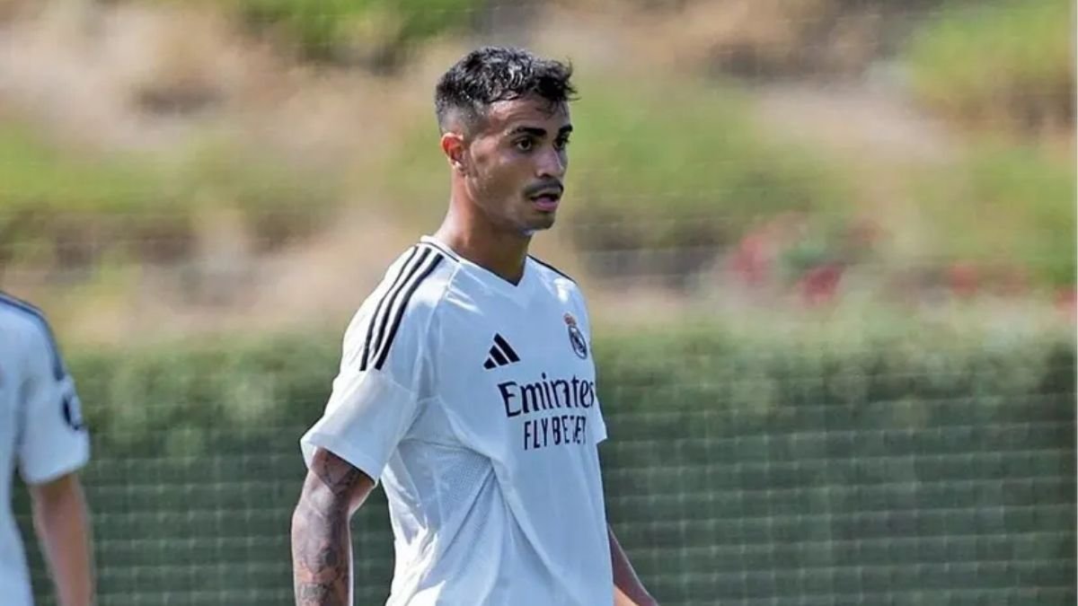 Reinier com a camisa do Real Madrid (foto: Divulgação/Real Madrid)