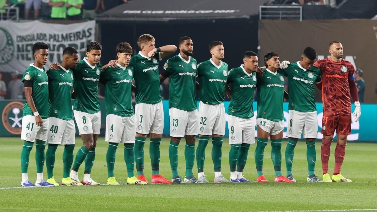 Time do Palmeiras perfilado antes de duelo contra o Chelsea, pelo Mundial de Clubes (foto: Cesar Greco/Palmeiras/by Canon)