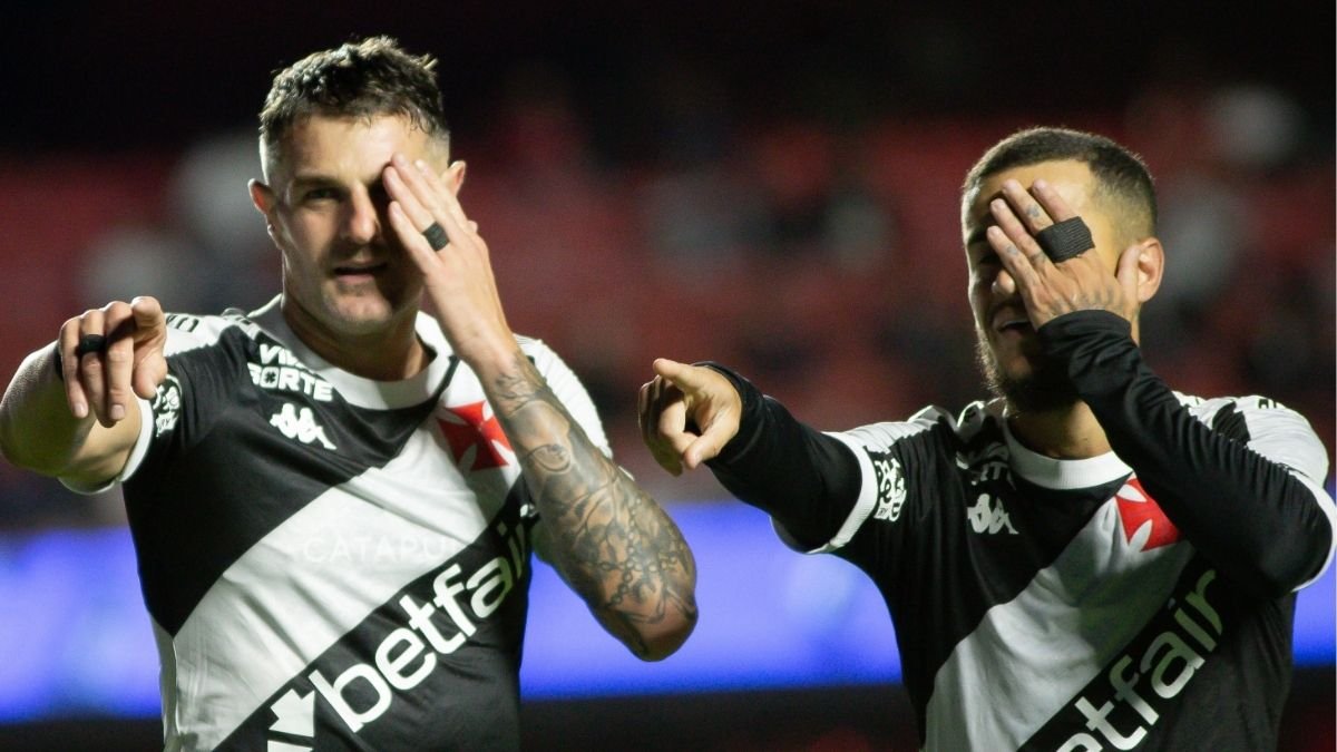 Vegetti e Coutinho, do Vasco (foto: Matheus Lima/Vasco.)