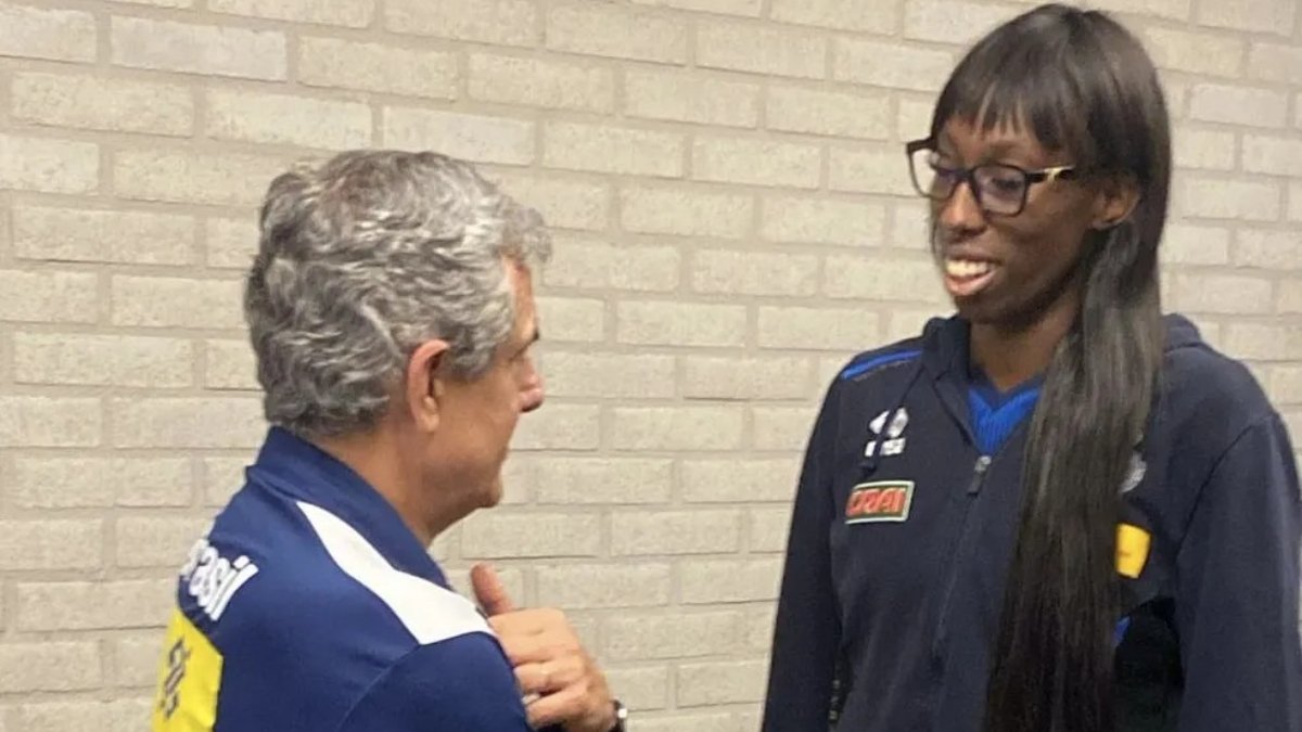 Zé Roberto Guimarães e Paola Egonu (foto: Reprodução)
