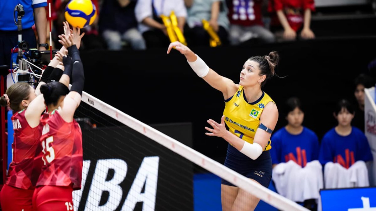 Duelo entre Brasil e Japão na VNL de 2025 (foto: Divulgação FIVB)