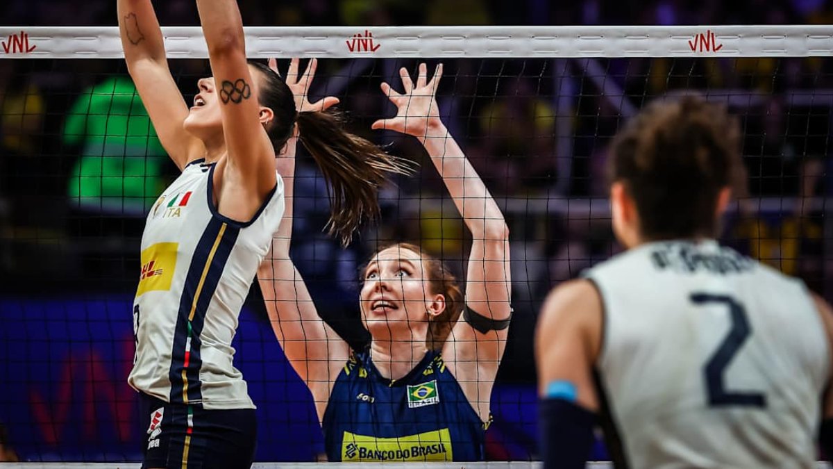 Duelo entre Brasil e Itália no Rio de Janeiro pela VNL Feminina (foto: Divulgação FIVB)