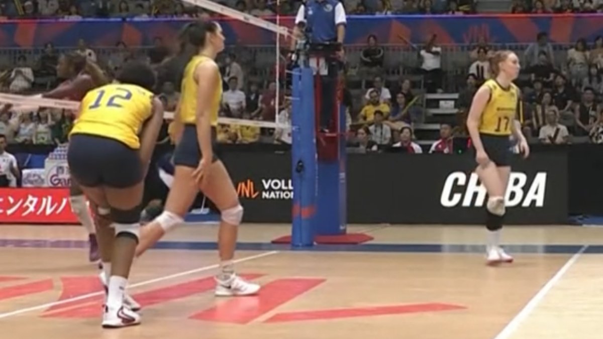 Ana Cristina sentiu dores em Brasil x França na VNL Feminina - (foto: Reprodução SporTV )