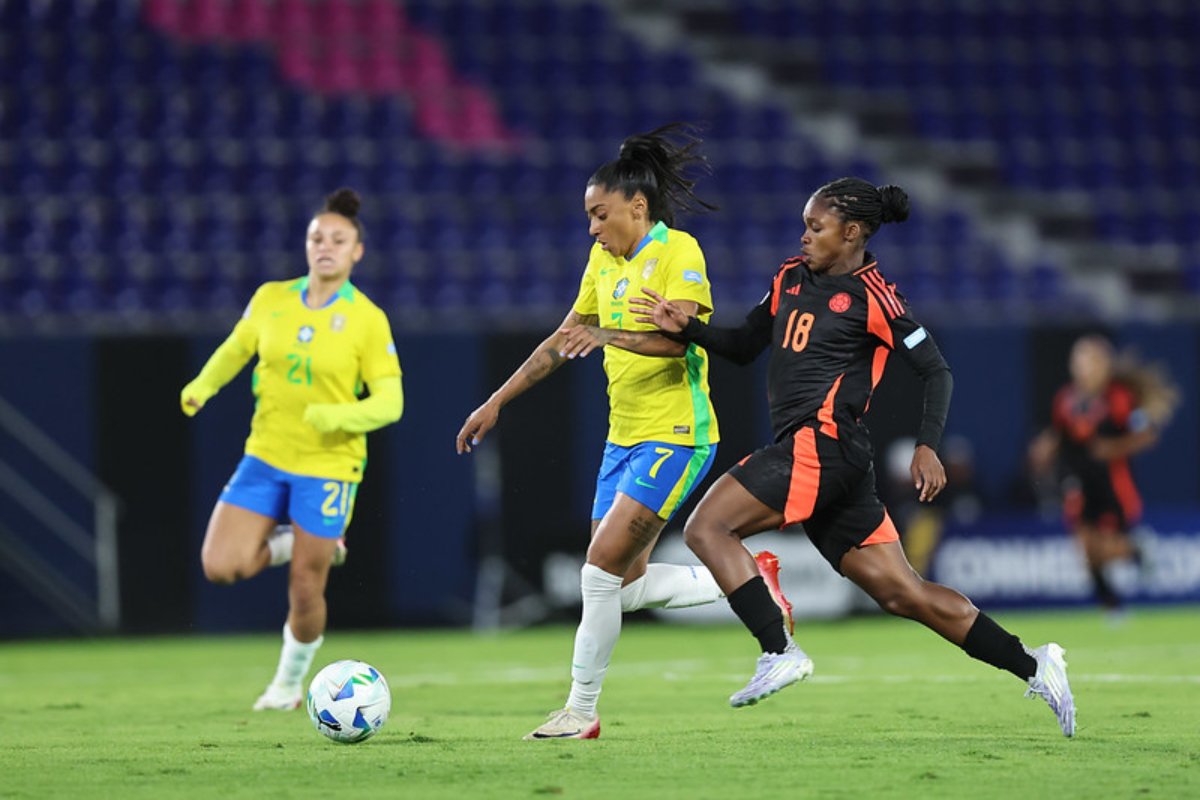Brasil e Colômbia pela Copa América Feminina (foto: Lívia Villas Boas / CBF)