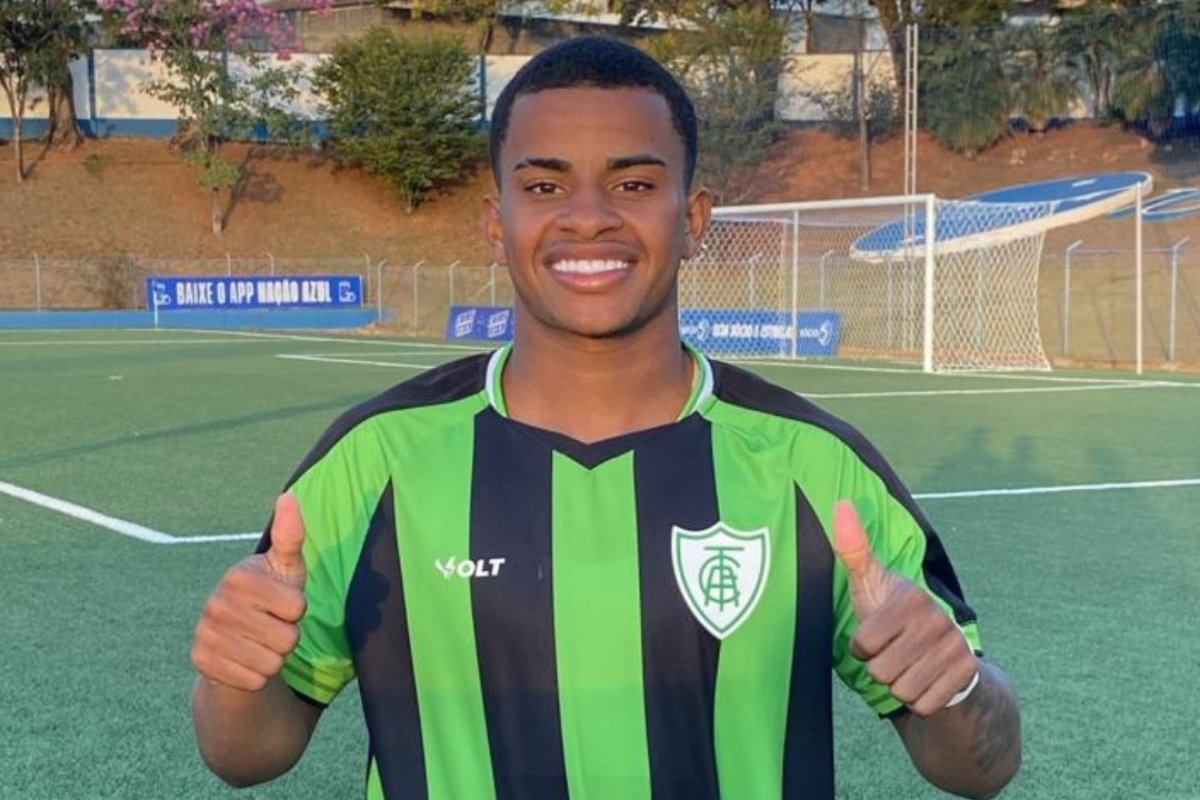 Jhonnatan Silva, atacante do América (foto: Divulgação/América)